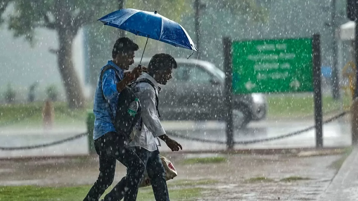 Delhi NCR Weather: Rain warning with thunderstorm in Delhi-NCR, Meteorological Department issued yellow alert