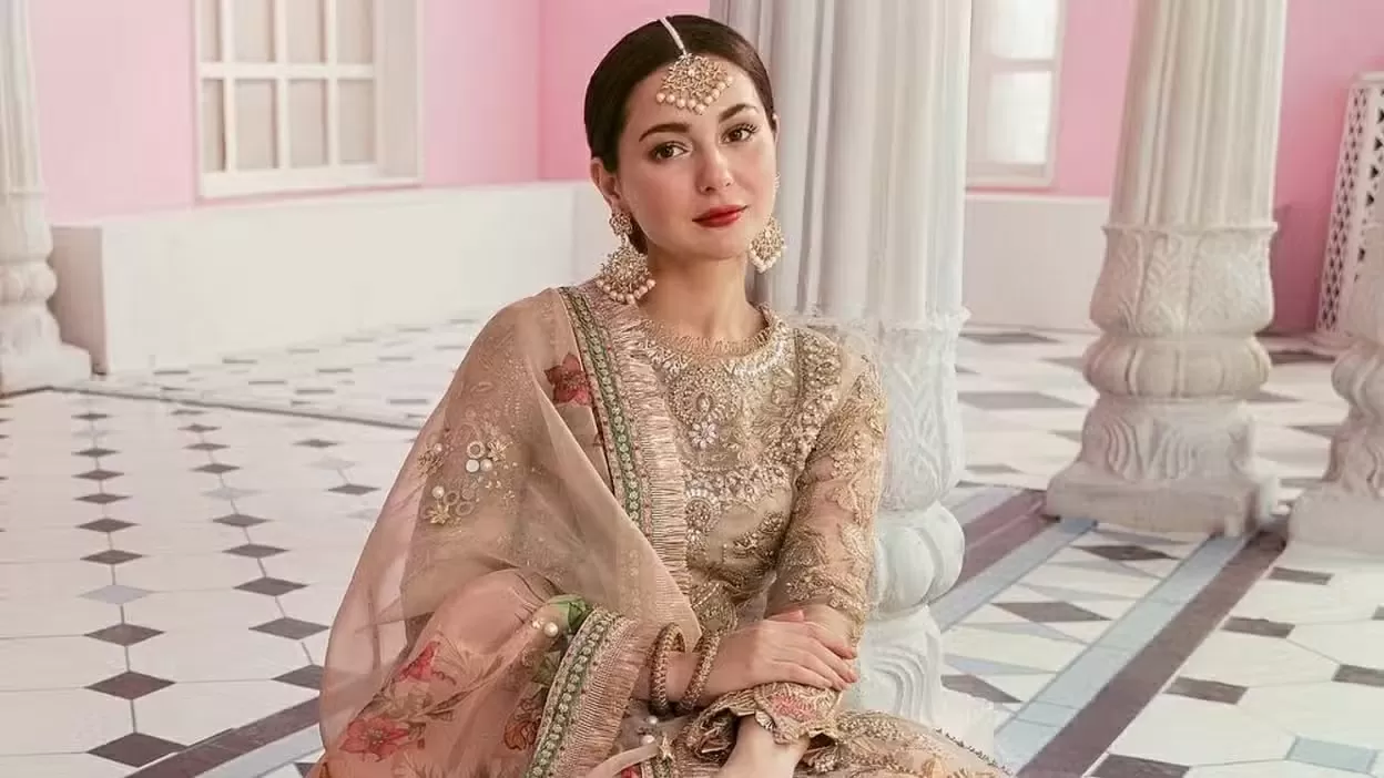 हानिया आमिर और फवाद खान भारत की वजह से हुए कंगाल, नहीं कमा पा रहे 50 हजार तक भी.... 2 Pakistani Actress Hania Aamir
