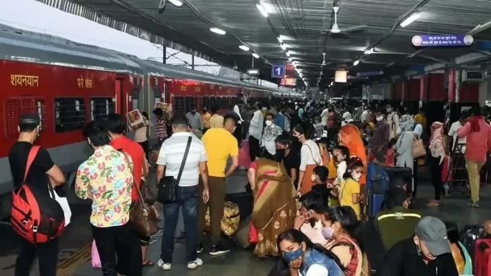 Railway Rules: Now railways will not let you enter the station without a ticket, preparations are being made for airport-like arrangements