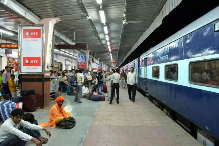 New system of railways at 60 railway stations of the country, now entry will be allowed only on confirmed tickets
