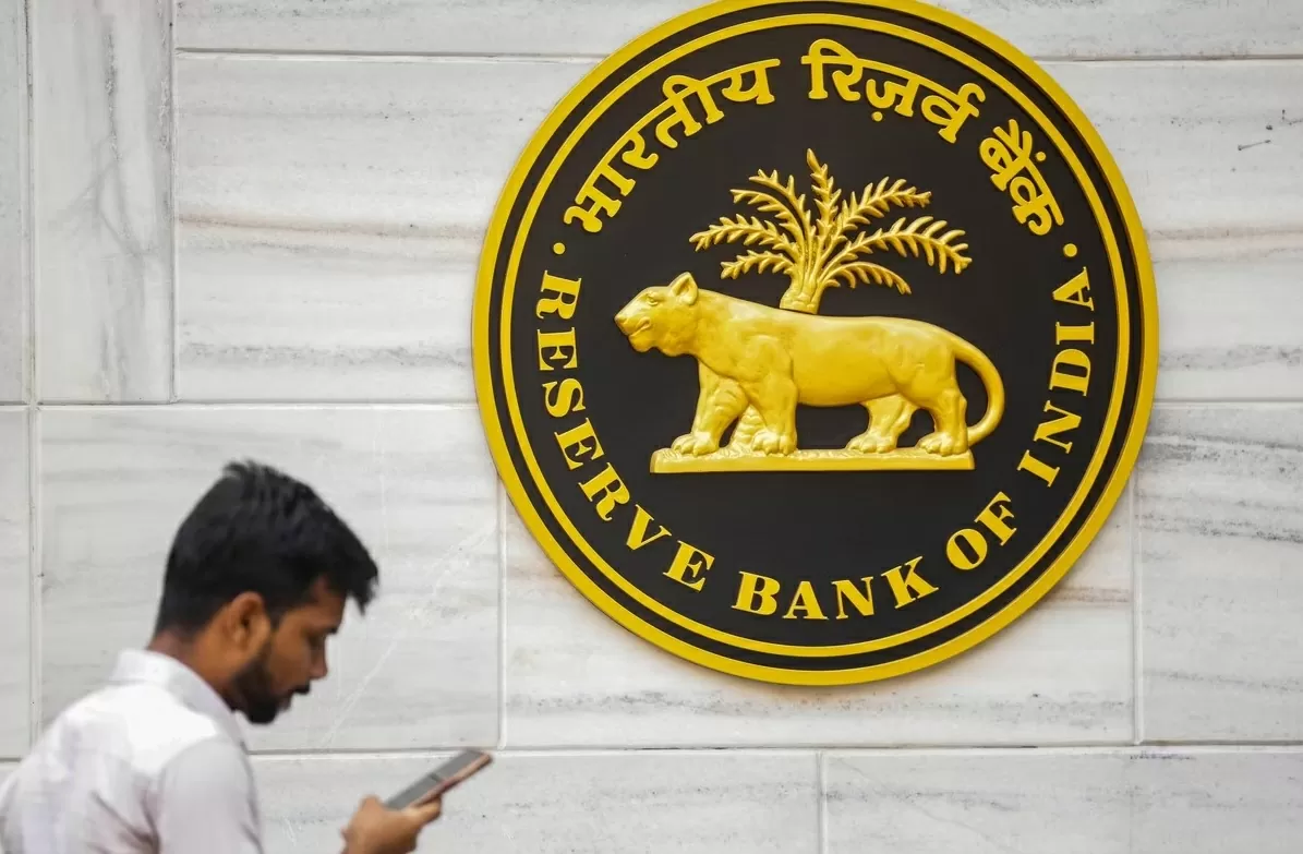 RBI action: These 4 banks are closed forever, RBI canceled the license, do you have an account in any of them? RBI action: These 4 banks are closed forever, RBI canceled the license, do you have an account in any of them?