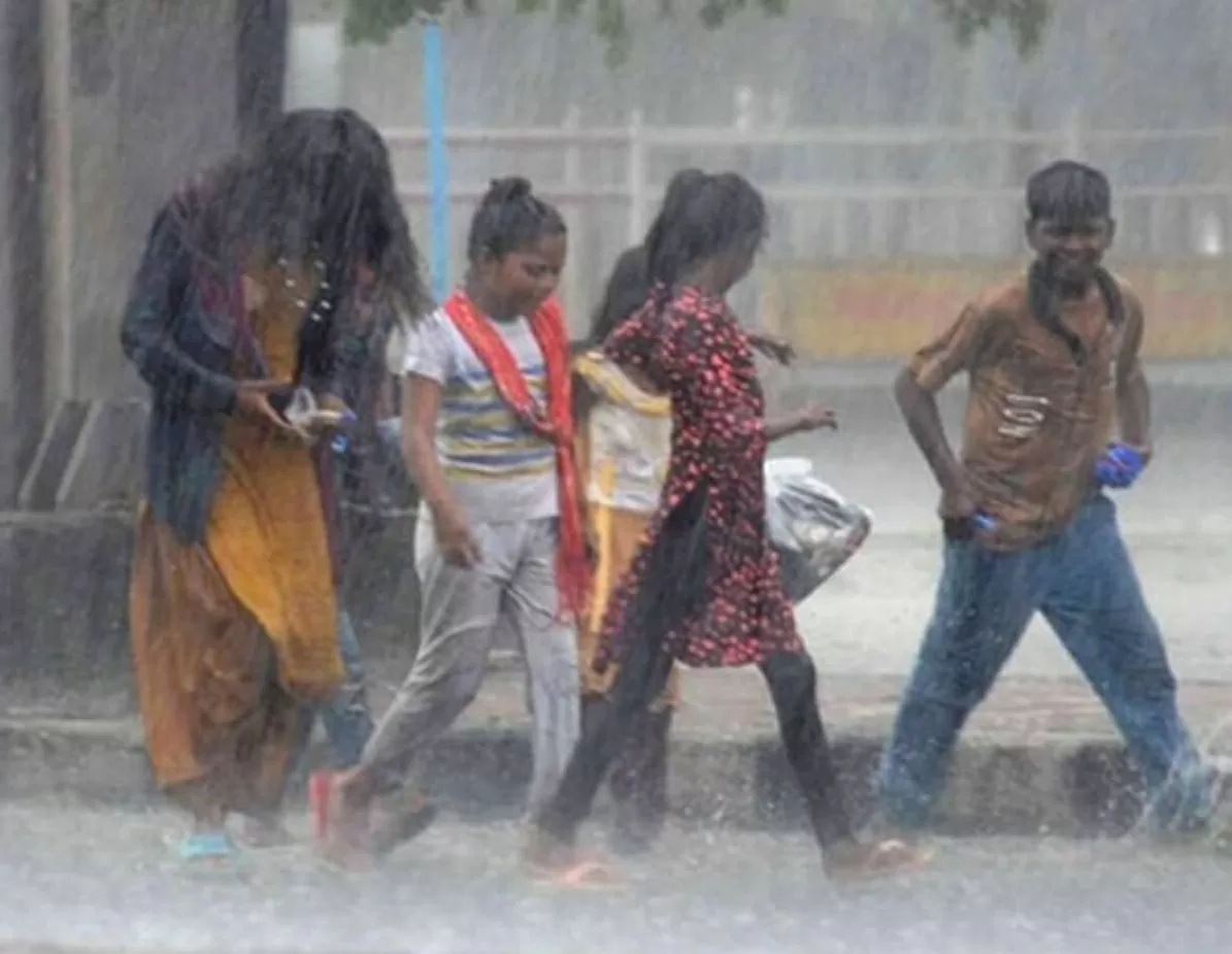 Weather Update: Storm and lightning alert in 32 districts of Bihar today, heavy rain warning in Seemanchal Weather Update: Storm and lightning alert in 32 districts of Bihar today, heavy rain warning in Seemanchal