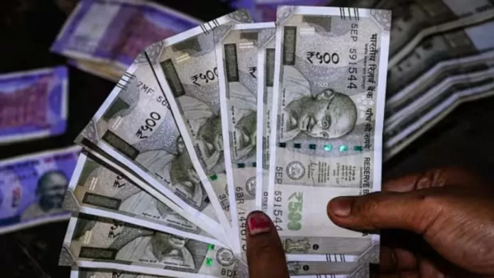 SBI Best Savings Scheme: Deposit ₹ 2,00,000 in SBI and get fixed return of ₹ 32,044, check details