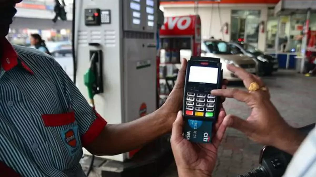 Digital Payment Banned: Big news for those who travel by car! Now you will not get petrol without cash, know the reason