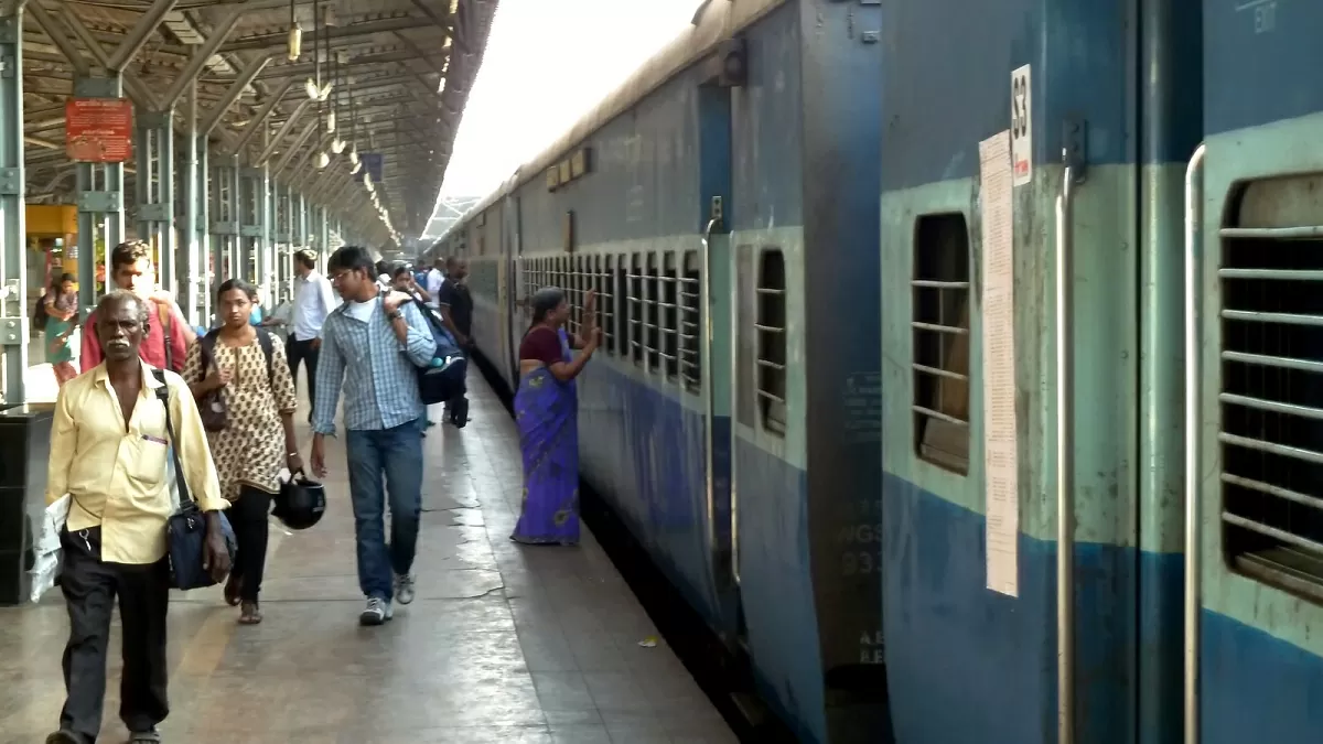 Indian Railway System: Now you will not get entry to the railway station without a ticket...
