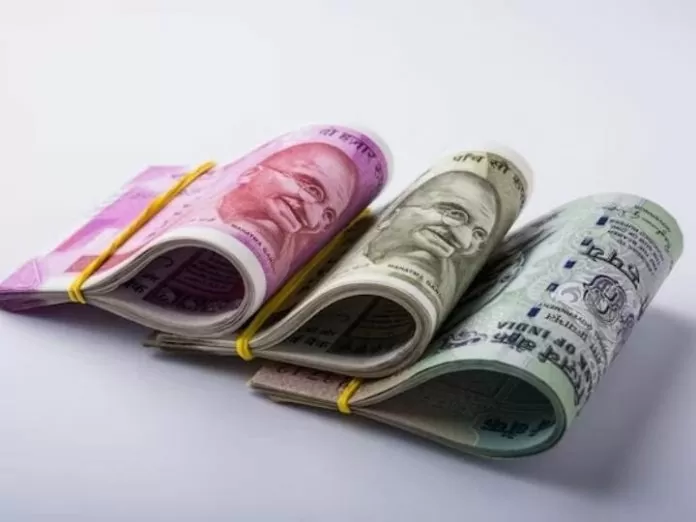Bank FD Vs Post Office Scheme Where will you get more interest Guaranteed return of up to 9%