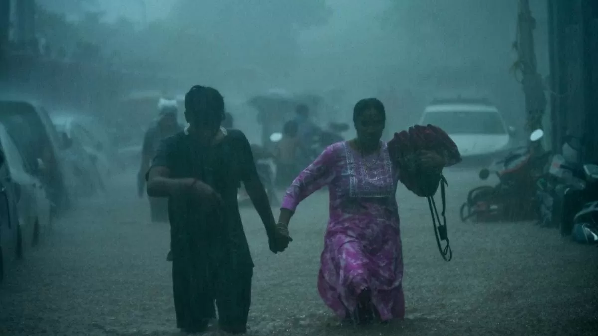 Heavy Rain Alert: Heavy rain for 7 days, alert of strong storm with 50kmph, know the weather condition in your state Heavy Rain Alert: Heavy rain for 7 days, alert of strong storm with 50kmph, know the weather condition in your state