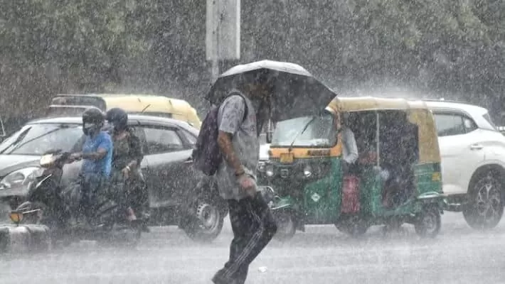 IMD Alert: Heavy rain and thunderstorm warning in Delhi-NCR for four days, know the condition of your state IMD Alert: Heavy rain and thunderstorm warning in Delhi-NCR for four days, know the condition of your state