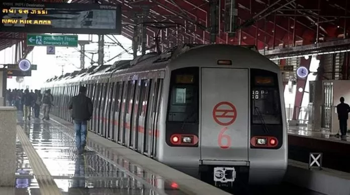 Metro Timing Change: Delhi Metro made a big change in timing for Saturday, check new timing before traveling