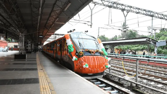 3 New Vande Bharat: country got the gift of 3 new Vande Bharat Express trains, PM Modi flagged them off