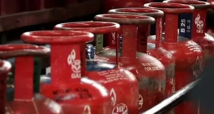 LPG Price Cut: LPG prices cut, know the new price from Delhi to Lucknow