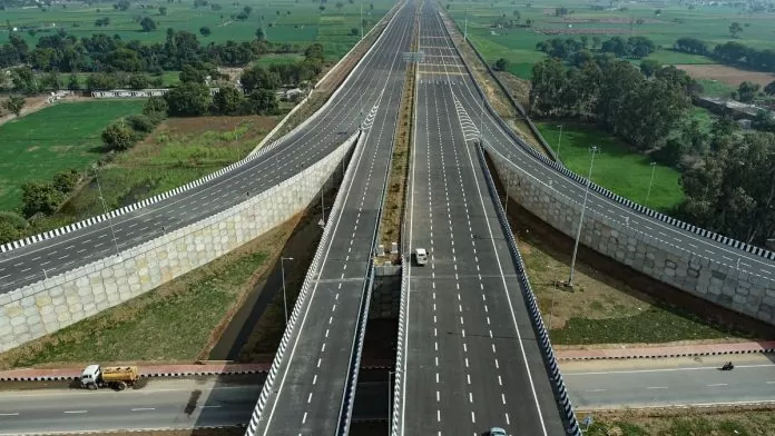 Reduced toll rates: Government reduced toll by 50 percent on national highways with bridges and tunnels, notified new method