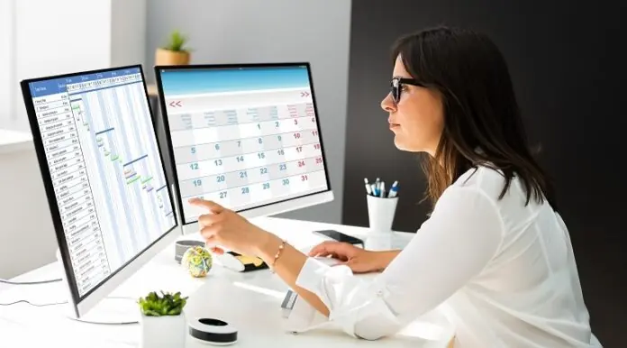 Employees Work Time Increase: Shock for private job holders, now they will have to work 12 hours instead of 9