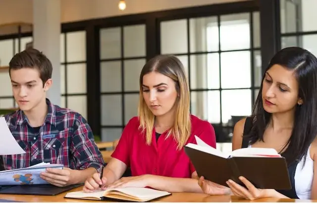 Free Coaching: Free coaching for NEET and JEE, hundreds of students are getting free tuition