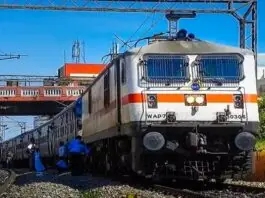 IRCTC's new rule: Train tickets cannot be booked without Aadhaar between 8 am and 10 am.