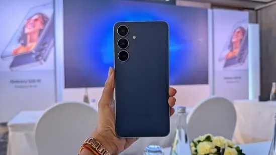 Samsung Galaxy S25 is getting a huge discount, buying from here will save thousands, know how